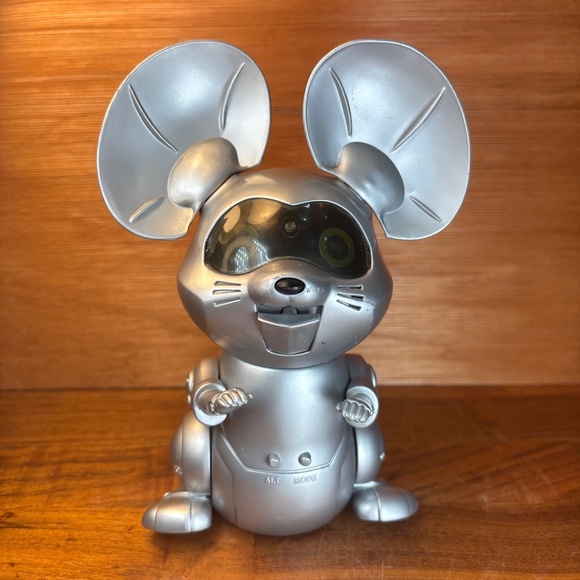 Vintage TEKNO Silver Robotic Electronic Mouse Manley Toy Quest Working - Picture 1 of 12